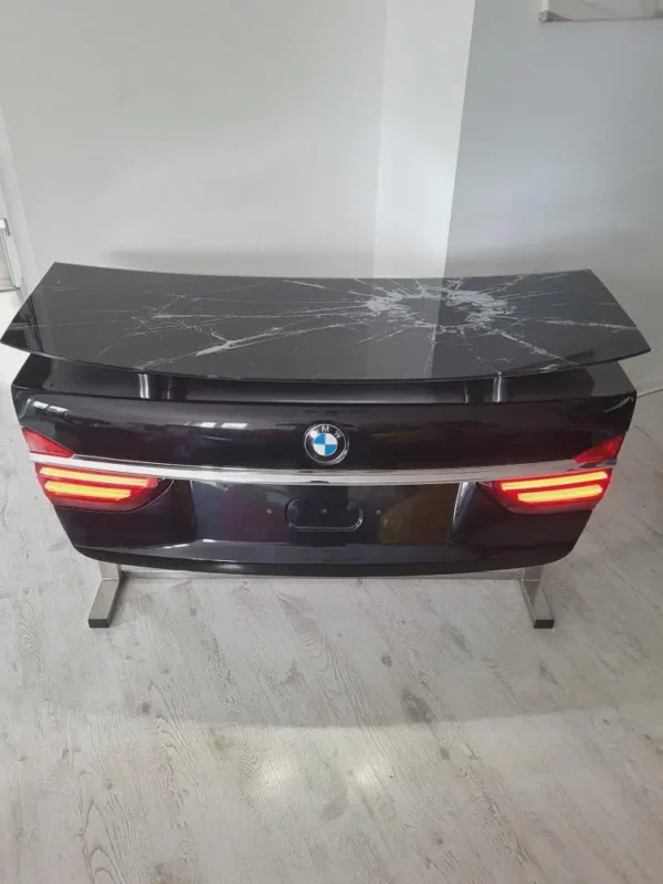 E36F-012 image 1 BMW 7 Series G11 Tailgate Desk