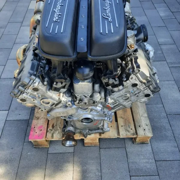 E36F-016 image 8 Lamborghini Huracán V10 Engine Coffee Table