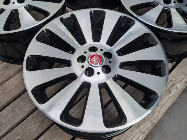 E36K-007 image 3 Jaguar XF Ford Volvo 19" 5x108 8.5J ET49