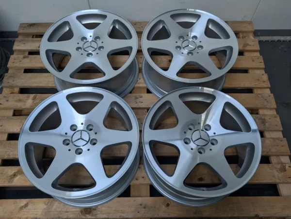 E36K-012 image 1 Mercedes Ceginus 17" 5x112 7.5J ET37 W201 190E AMG