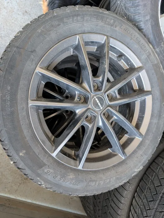 E36K-015 image 1 VW Caddy Seat Skoda 16" 5x112 All-season Tyres Michelin