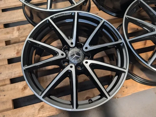 E36K-018 image 3 Mercedes AMG 18" 5x112 8J ET48 A176 A Class CLA