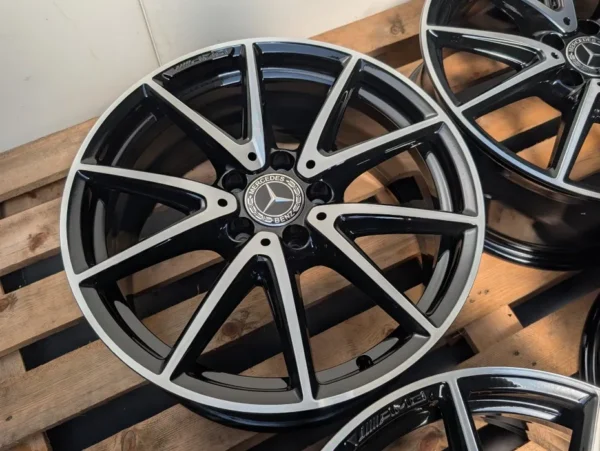 E36K-018 image 4 Mercedes AMG 18" 5x112 8J ET48 A176 A Class CLA
