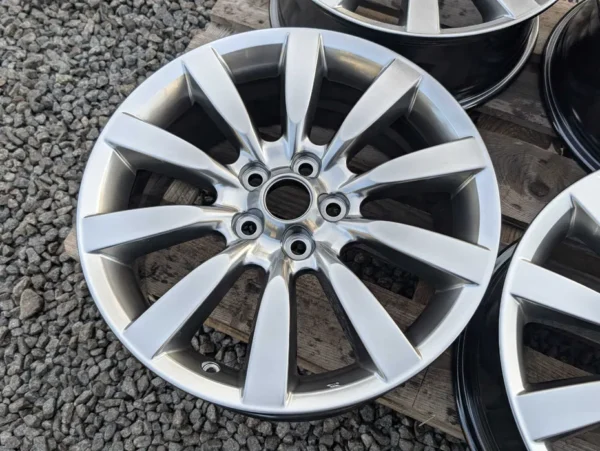 E36K-048 image 4 Mitsubishi 18" 7J ET46 5x114,3