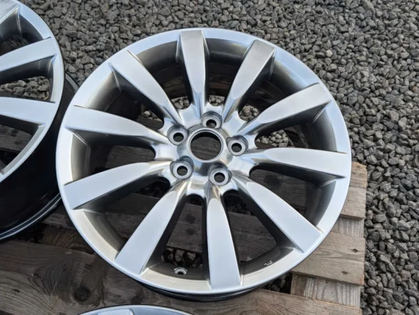 E36K-048 image 6 Mitsubishi 18" 7J ET46 5x114,3