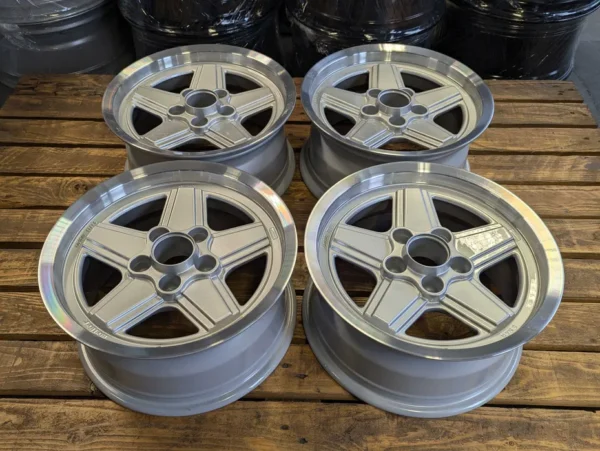 E36K-054 image 2 Mercedes Melber 15" 5x112 W126 W124 W123 AMG