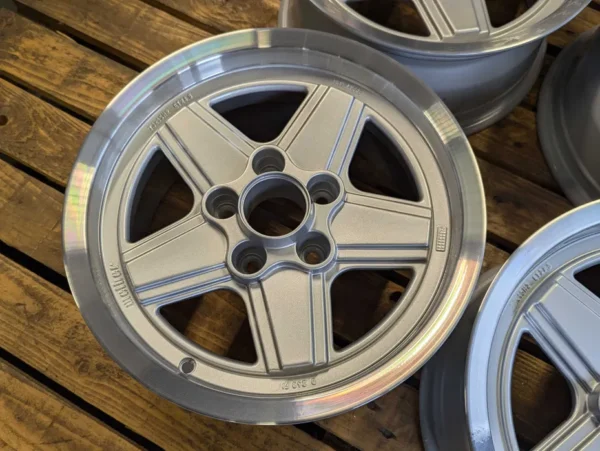 E36K-054 image 4 Mercedes Melber 15" 5x112 W126 W124 W123 AMG