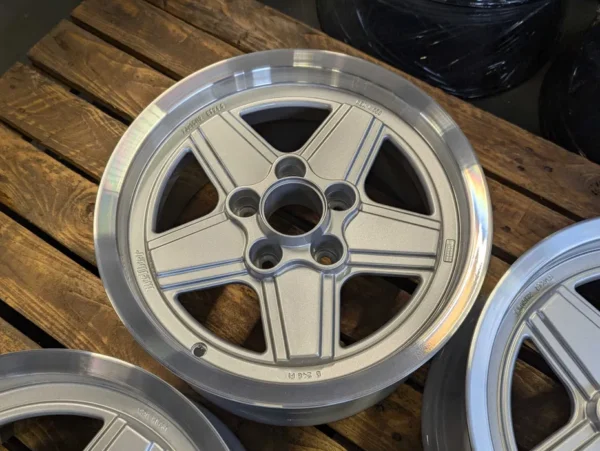 E36K-054 image 5 Mercedes Melber 15" 5x112 W126 W124 W123 AMG