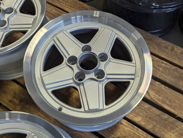 E36K-054 image 6 Mercedes Melber 15" 5x112 W126 W124 W123 AMG