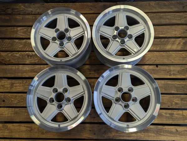 E36K-054 image 7 Mercedes Melber 15" 5x112 W126 W124 W123 AMG