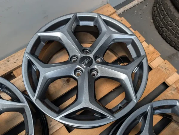 Ford Focus Mondeo ST 5x108 18"