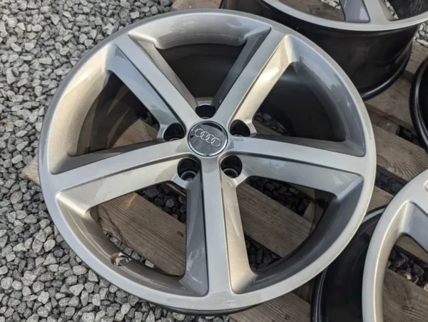 E36K-060 image 4 Audi A5 18" 8T0 Sline 8.5J ET29 OEM