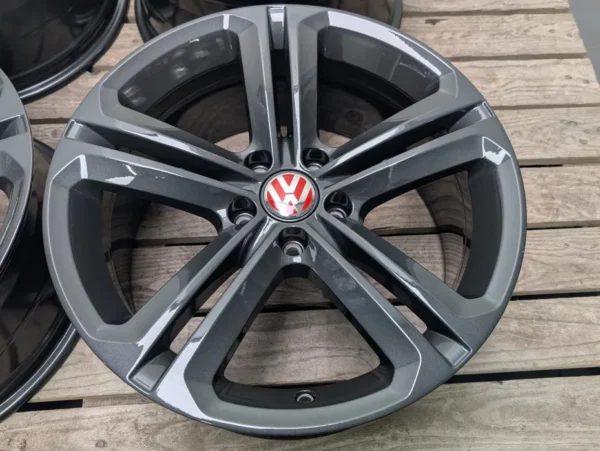 E36K-070 image 2 VW Tiguan 18" Rline 5x112 8J ET30