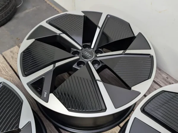 Audi Q4 RS 21" 5x112 Sline 89A 8.5J ET40 9J ET42
