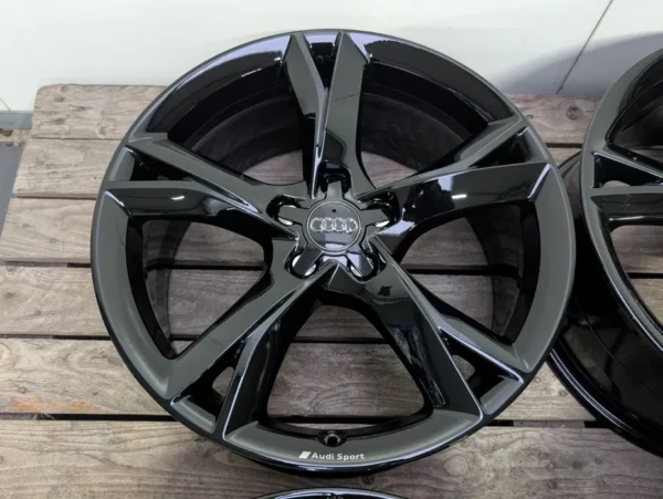 E36K-082 image 4 Audi A5 S5 19" 5x112 8.5J ET32 8T0 S line