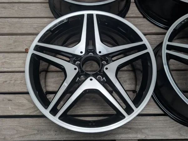 E36K-089 image 3 Mercedes A176 18" 5x112 AMG A Class CLA 7.5J ET52
