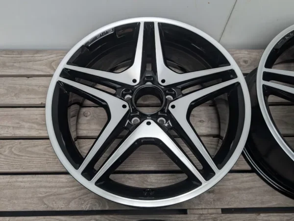 E36K-089 image 4 Mercedes A176 18" 5x112 AMG A Class CLA 7.5J ET52