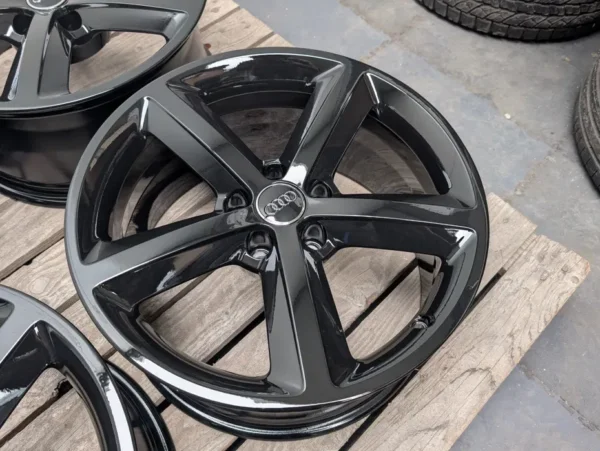 Audi A5 18" 8.5J ET29 8T0 5x112
