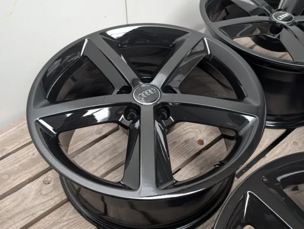 Audi A5 18" 8.5J ET29 8T0 5x112