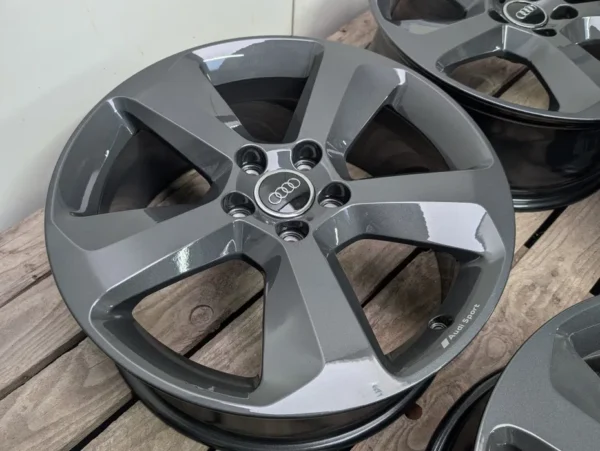 Audi Q3 Q2 A3 18" 5x112 7J ET43