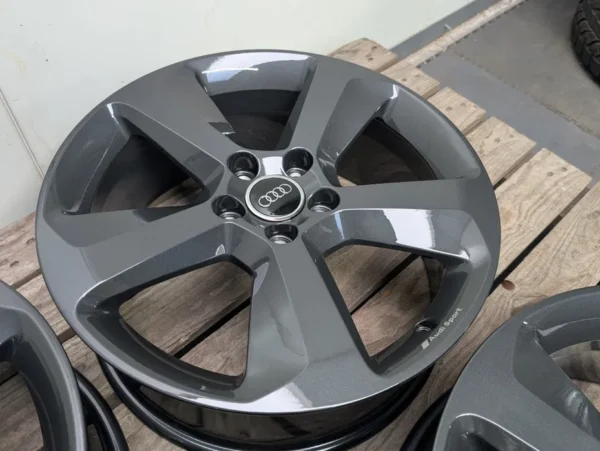 Audi Q3 Q2 A3 18" 5x112 7J ET43