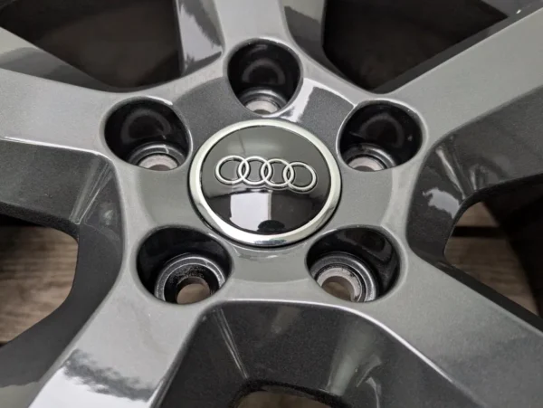 Audi Q3 Q2 A3 18" 5x112 7J ET43