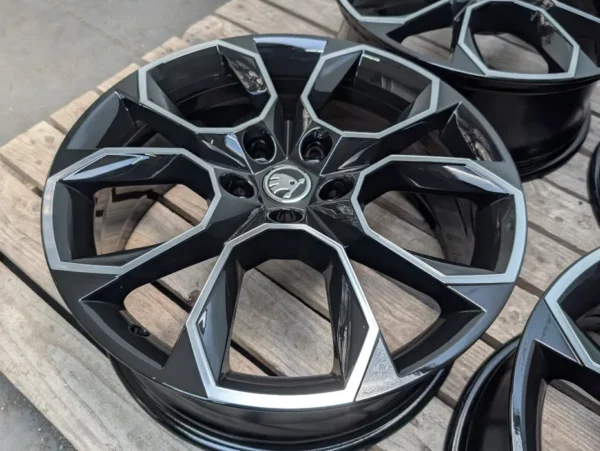 E36K-107 image 4 Skoda Octavia RS Xtreme 19" 5x112 7.5J ET51