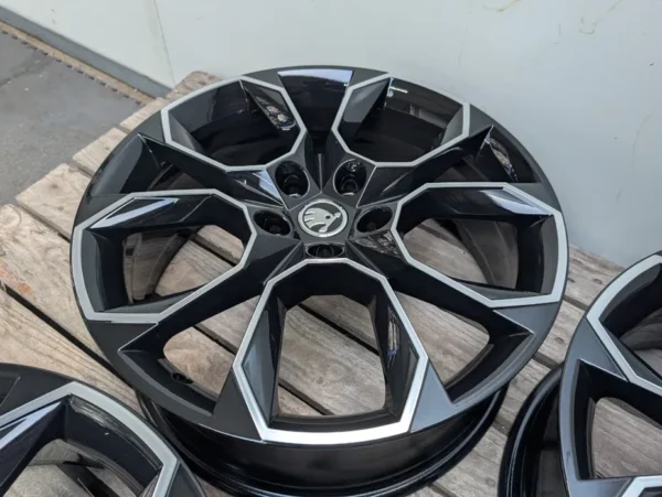 E36K-107 image 5 Skoda Octavia RS Xtreme 19" 5x112 7.5J ET51