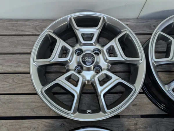 Ford EcoSport B max Fiesta 17" 7J ET37.5 4x108