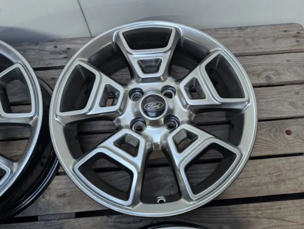 Ford EcoSport B max Fiesta 17" 7J ET37.5 4x108