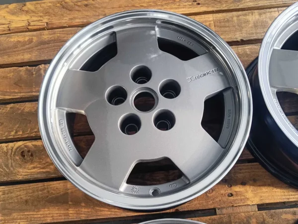 E36K-122 image 4 Tecnocast 15" 5x112 7J ET21 Mercedes W126