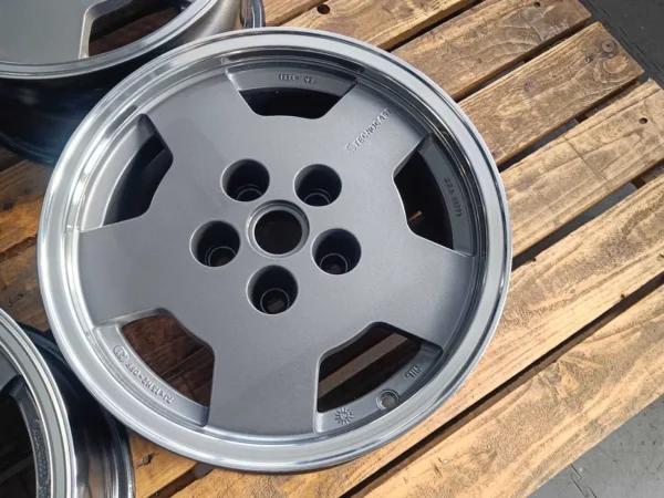 E36K-122 image 6 Tecnocast 15" 5x112 7J ET21 Mercedes W126