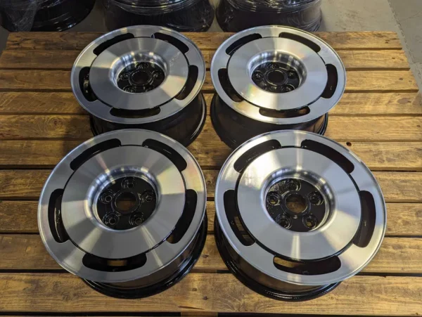 E36K-132 image 1 VW T4 Multivan Caravelle 15" 5x112