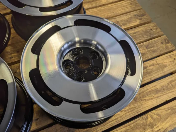 E36K-132 image 6 VW T4 Multivan Caravelle 15" 5x112
