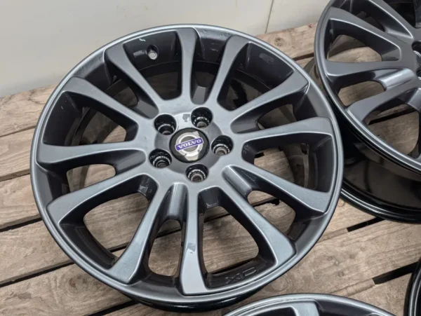 E36K-137 image 4 Volvo 18" 5x108 7.5J ET55 XC60 XC70