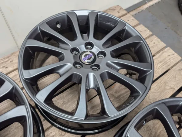 E36K-137 image 5 Volvo 18" 5x108 7.5J ET55 XC60 XC70