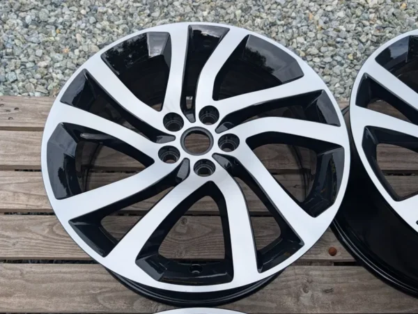 E36K-156 image 4 Land Rover Discovery 20" 5x120 8.5J ET47