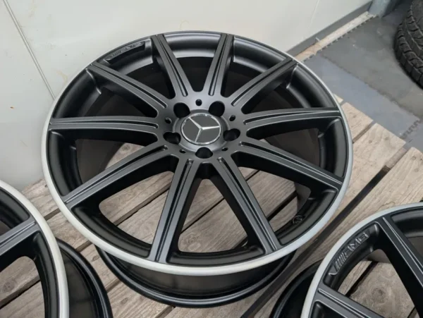 E36K-157 image 5 Mercedes AMG E63 19" 5x112 9J ET37