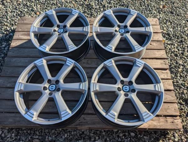 E36K-166 image 1 Volvo XC60 XC70 20" Candor 5x108 8J ET55