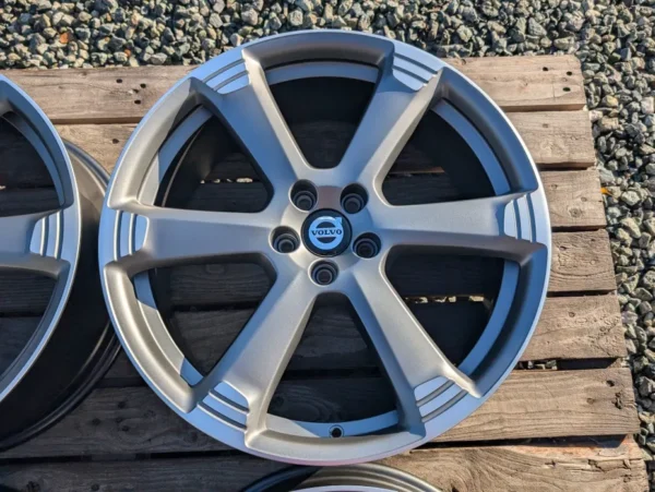 E36K-166 image 5 Volvo XC60 XC70 20" Candor 5x108 8J ET55
