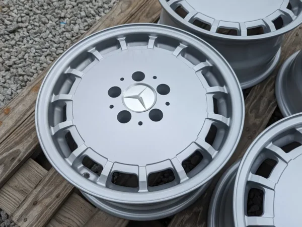 E36K-167 image 6 Mercedes 5x112 SL R129 16" 8J ET34 Gullideckel