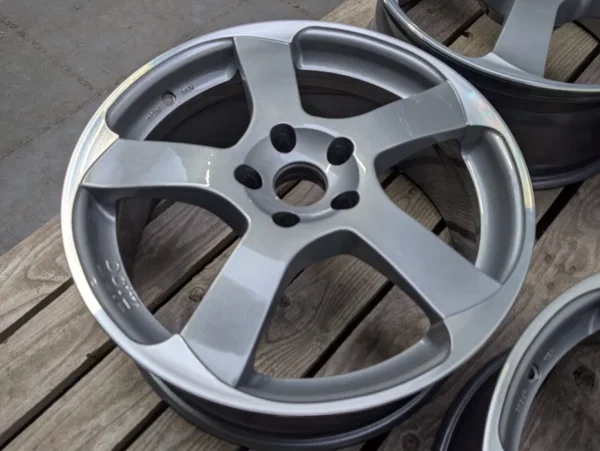 DOTZ 18" 5x112 ET45 Golf Leon A3