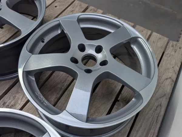 DOTZ 18" 5x112 ET45 Golf Leon A3