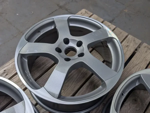 DOTZ 18" 5x112 ET45 Golf Leon A3