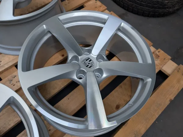 Porsche Macan 18" 5x112 8J 9J ET21