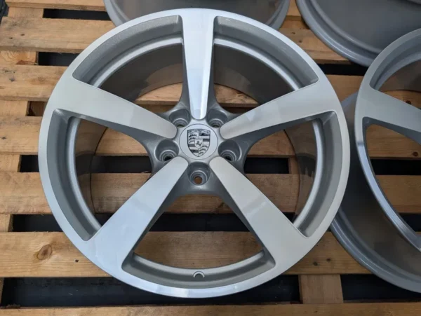Porsche Macan 18" 5x112 8J 9J ET21