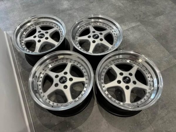 E36FB-017 image 2 OZ Mito 17" 3-Piece 5x120 9J / 10J