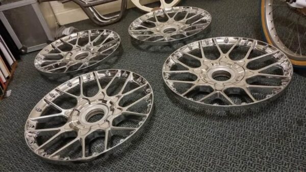 E36FB-023 image 2 BBS RS2 18" 5x120 8.5J / 10J