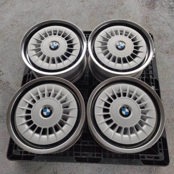 BMW E34 M5 M System I Turbine 17" 8J ET20